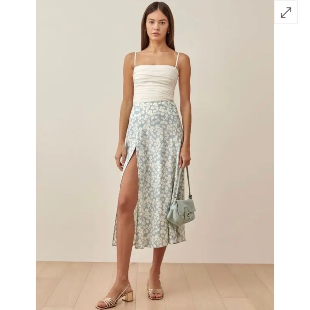 NWT Zoe reformation skirt in Sofie blue print